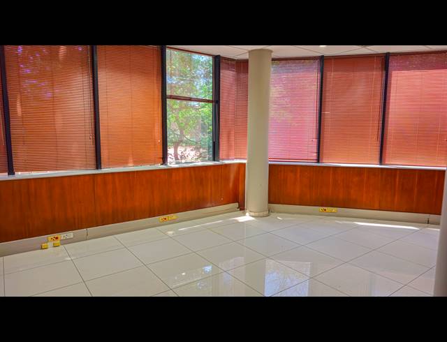 270M² OFFICE TO LET IN UMHLANGA RIDGE